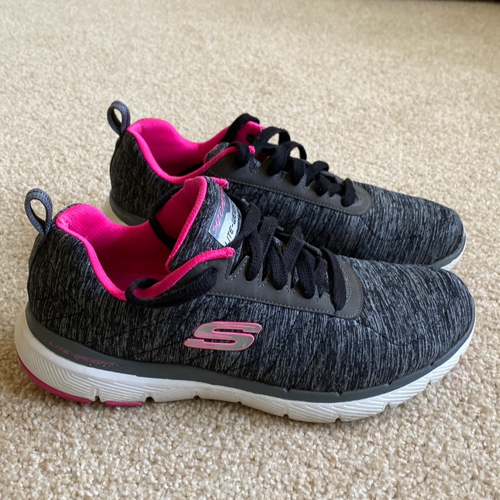 Sketchers memory foam lightweight sneakers